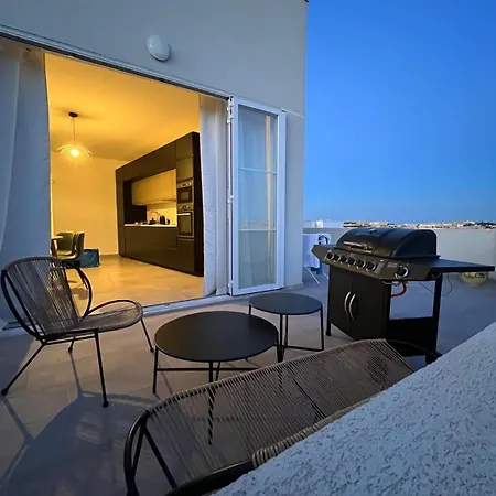 La Vie Est Belle Penthouse Lejlighed *